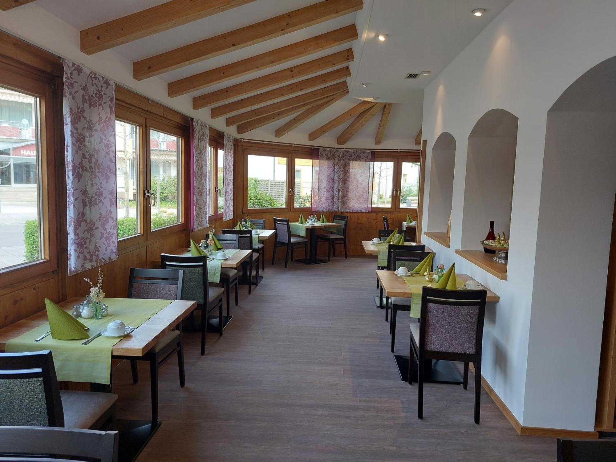 Hotel Garni Vier Jahreszeiten บาดฟึสซิง ภายนอก รูปภาพ