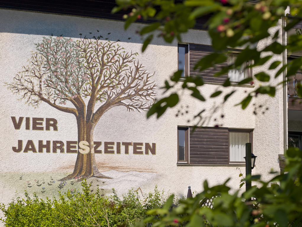 Hotel Garni Vier Jahreszeiten บาดฟึสซิง ภายนอก รูปภาพ