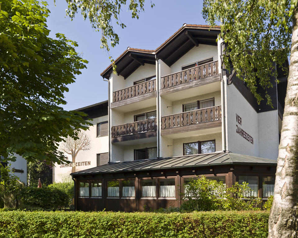 Hotel Garni Vier Jahreszeiten บาดฟึสซิง ภายนอก รูปภาพ