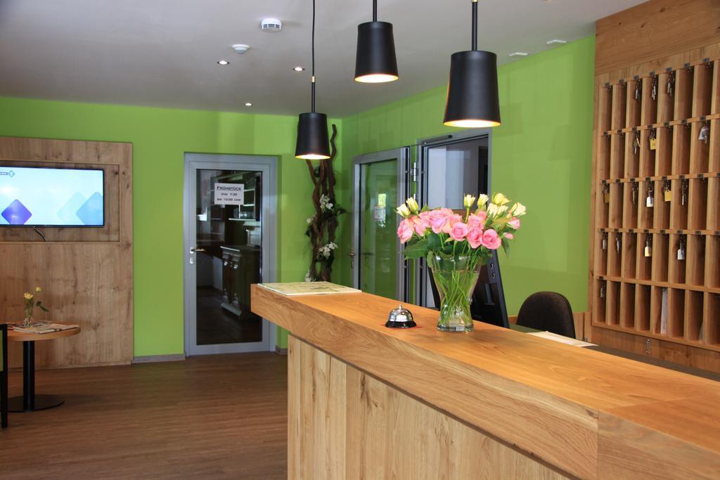 Hotel Garni Vier Jahreszeiten บาดฟึสซิง ภายนอก รูปภาพ