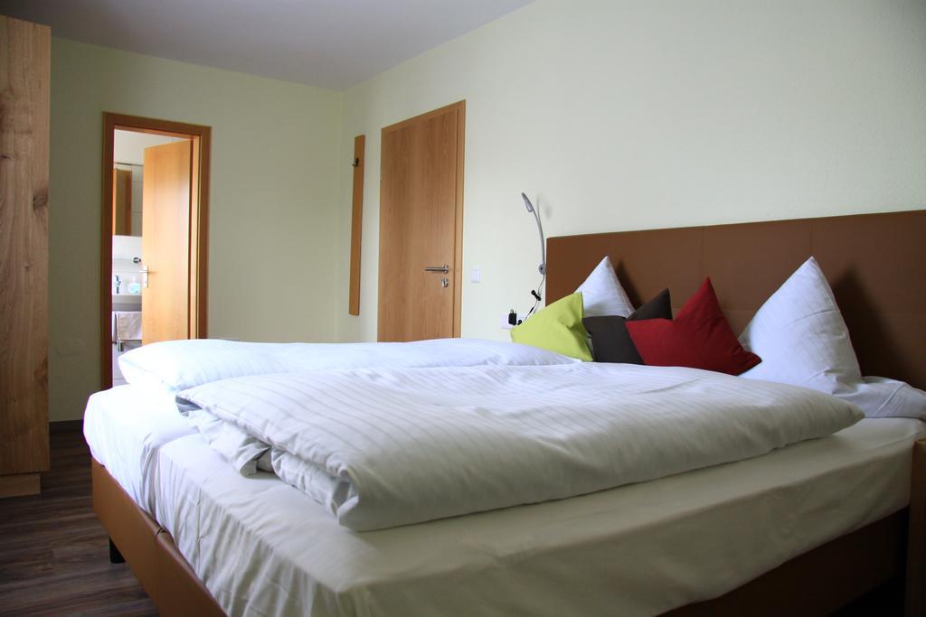 Hotel Garni Vier Jahreszeiten บาดฟึสซิง ภายนอก รูปภาพ
