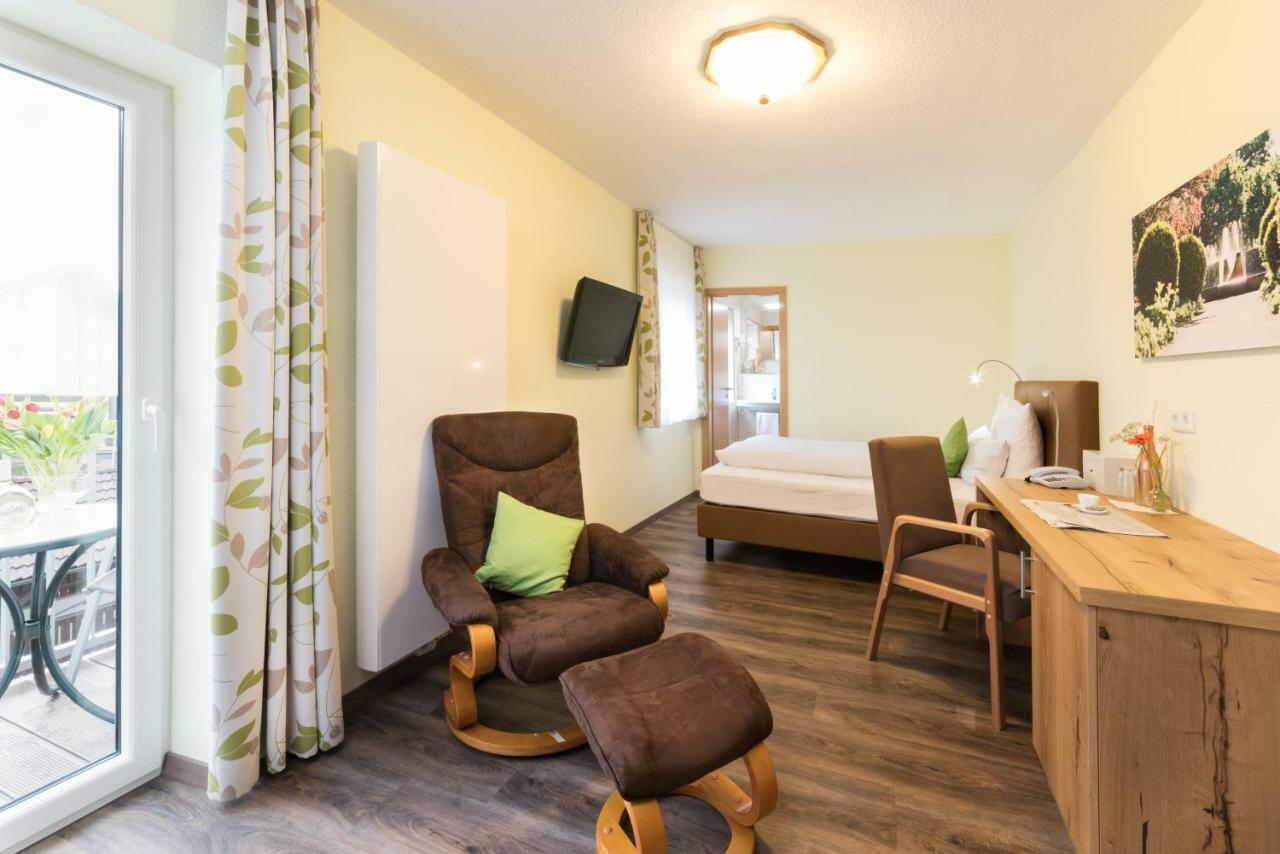 Hotel Garni Vier Jahreszeiten บาดฟึสซิง ภายนอก รูปภาพ