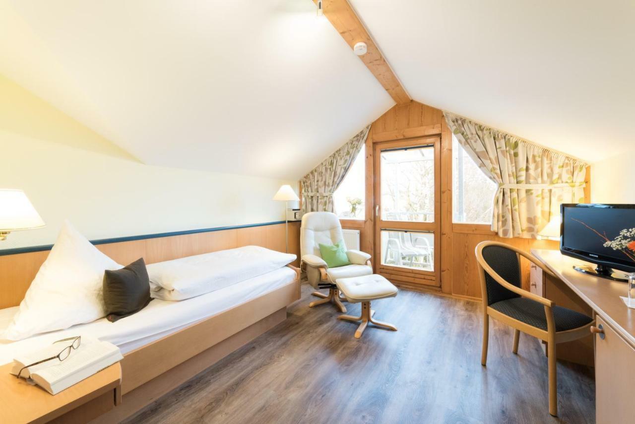 Hotel Garni Vier Jahreszeiten บาดฟึสซิง ภายนอก รูปภาพ